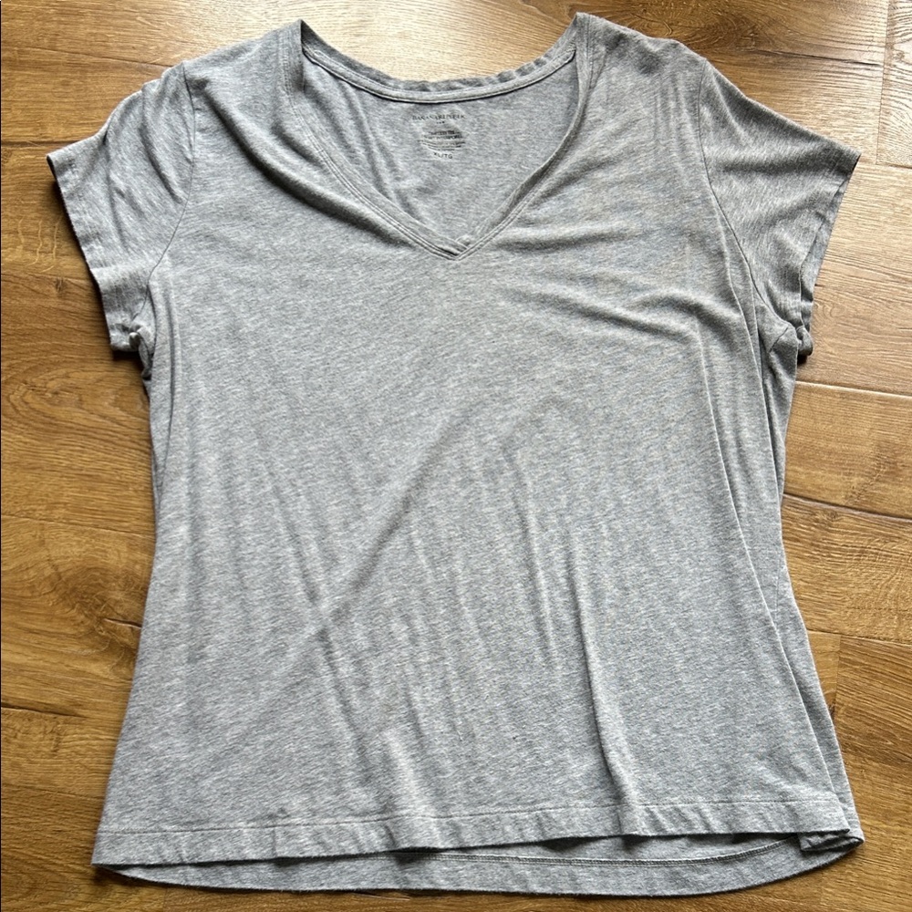 Banana Republic Light Gray V-Neck Timeless Tee